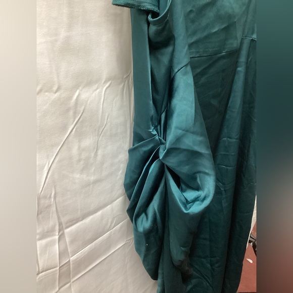 Green Plus Size Spaghetti Strap Ruched Split Skirt Maxi Prom Dress - Picture 5 of 5